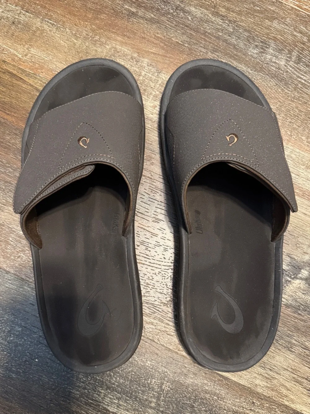 OluKai Men's Dark Brown Nalu Slide Sandals